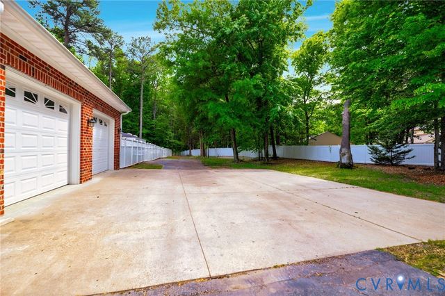 11029 Brookhollow Dr, Glen Allen, VA 23059