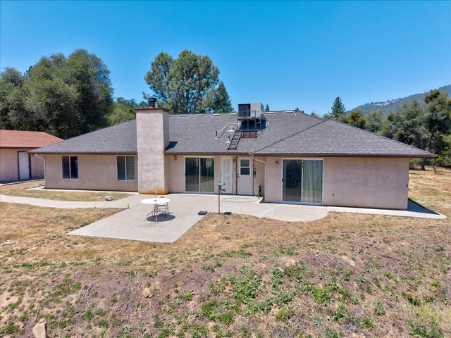 45200 Songbird Ln, Ahwahnee, CA 93601