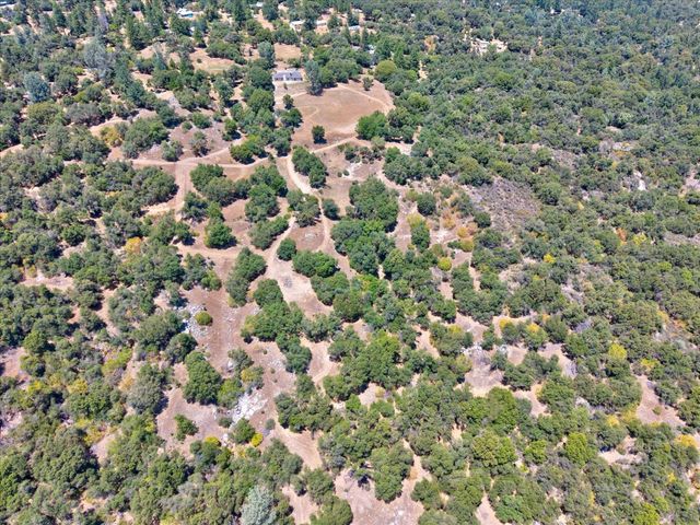 45200 Songbird Ln, Ahwahnee, CA 93601