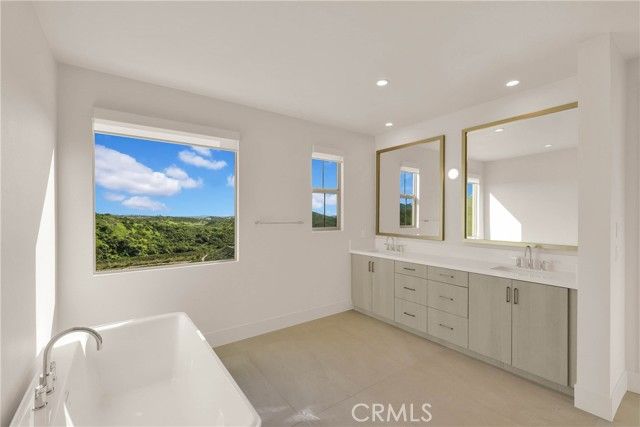 100 Mossvine, Irvine, CA 92618