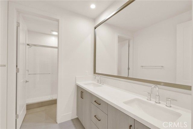 100 Mossvine, Irvine, CA 92618