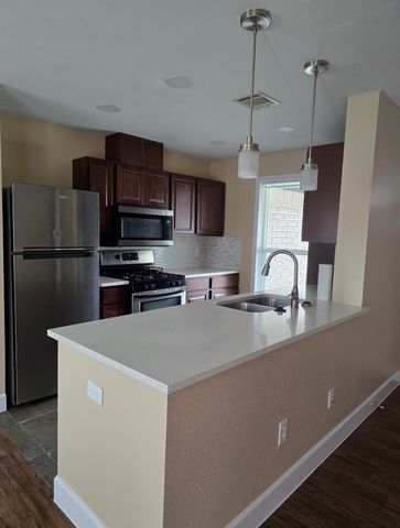 2023 Barnsley Lane, Houston, TX 77088