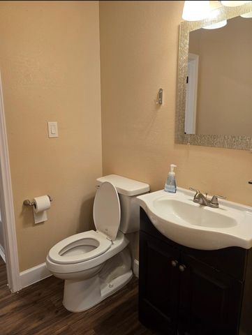 2023 Barnsley Lane, Houston, TX 77088