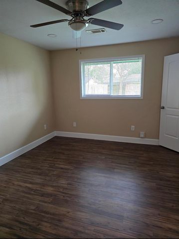 2023 Barnsley Lane, Houston, TX 77088