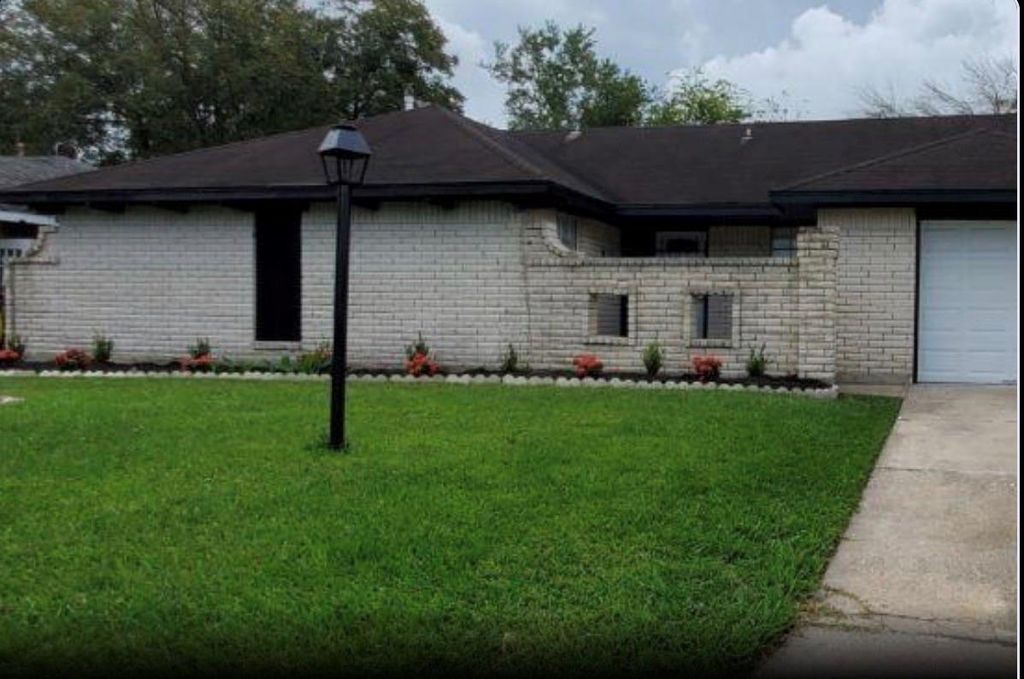 2023 Barnsley Lane, Houston, TX 77088