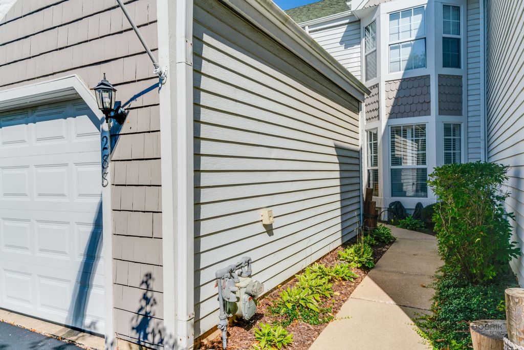 288 Oak Bluff Court, Wauconda, IL 60084 — photo 2