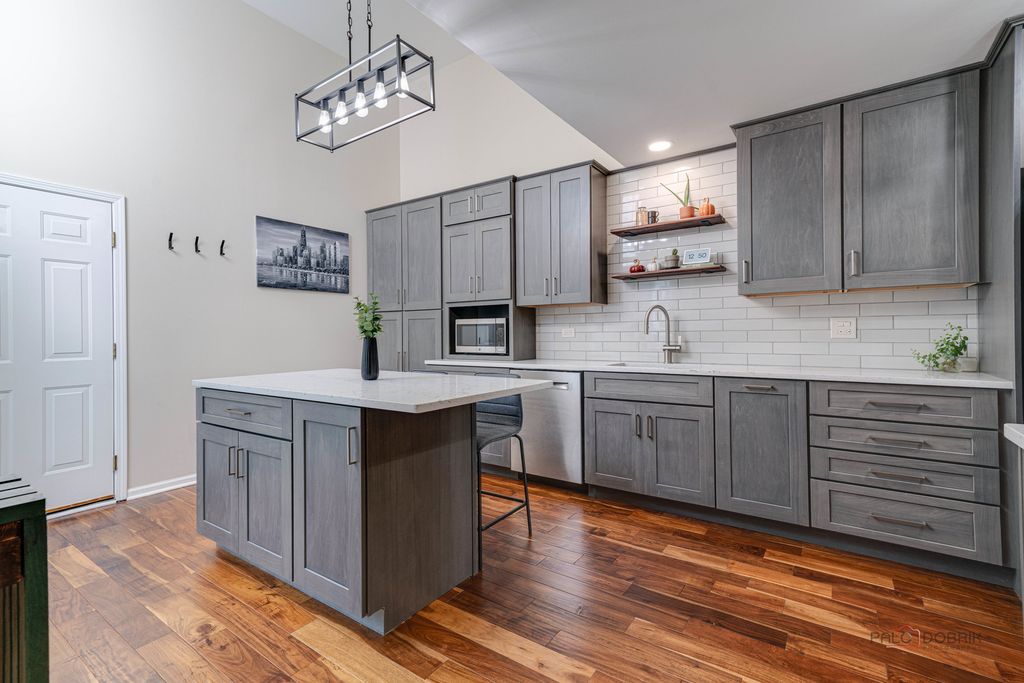 288 Oak Bluff Court, Wauconda, IL 60084 — photo 4