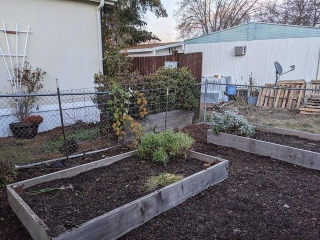412 Teakwood Drive, Grants Pass, OR 97526