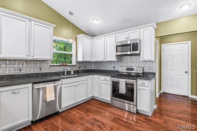 5945 Old Hickory Trail, Hillsboro, MO 63050