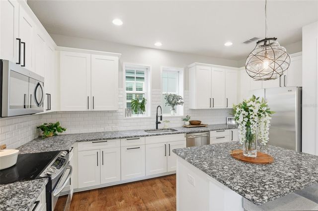8105 LAUREATE BOULEVARD, Orlando, FL 32827