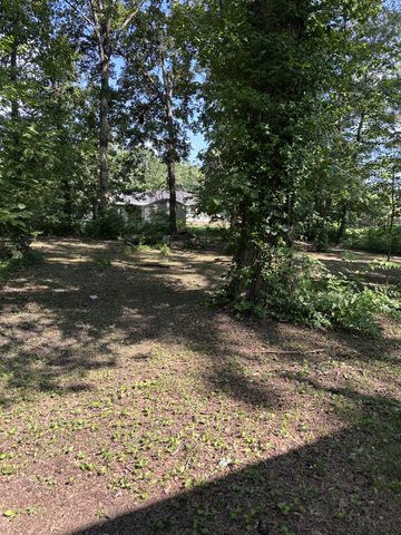 915 McArthur St, Manchester, TN 37355