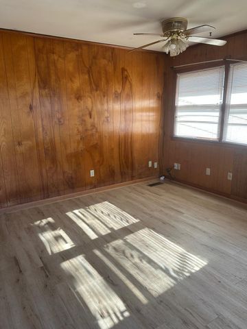 915 McArthur St, Manchester, TN 37355