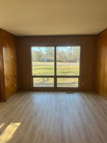 915 McArthur St, Manchester, TN 37355