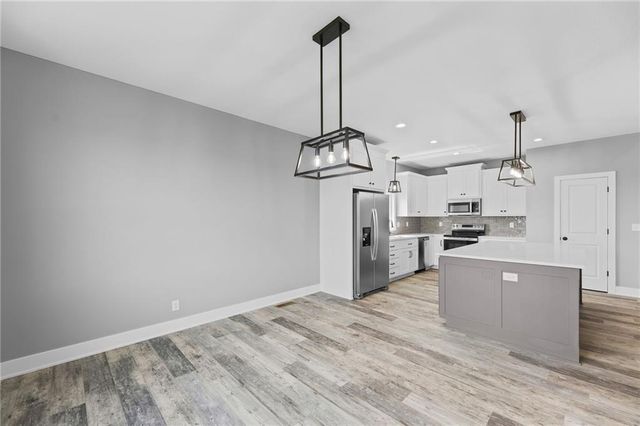 1205 Cottonwood Court, Paola, KS 66071