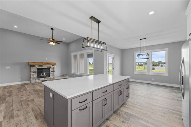 1205 Cottonwood Court, Paola, KS 66071