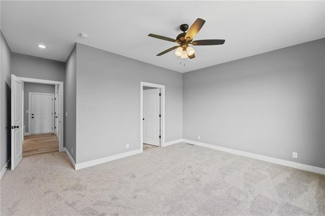 1205 Cottonwood Court, Paola, KS 66071
