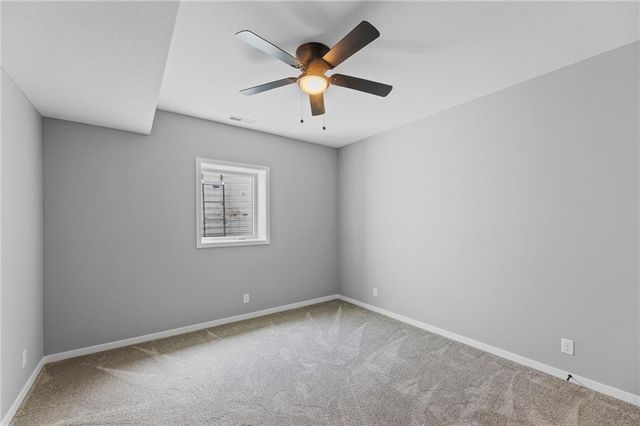 1205 Cottonwood Court, Paola, KS 66071