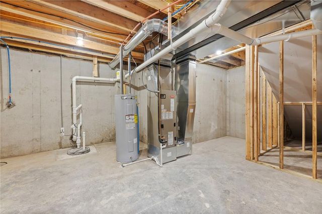 1205 Cottonwood Court, Paola, KS 66071