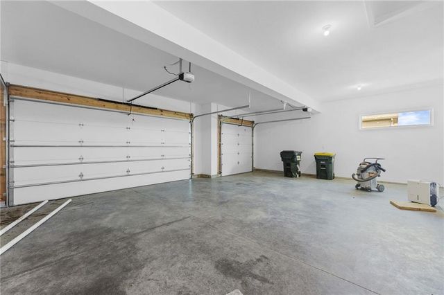 1205 Cottonwood Court, Paola, KS 66071