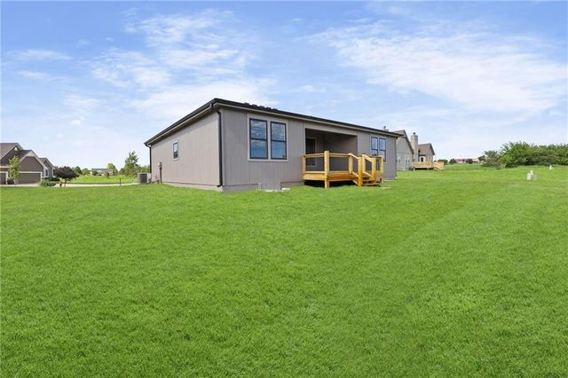 1205 Cottonwood Court, Paola, KS 66071