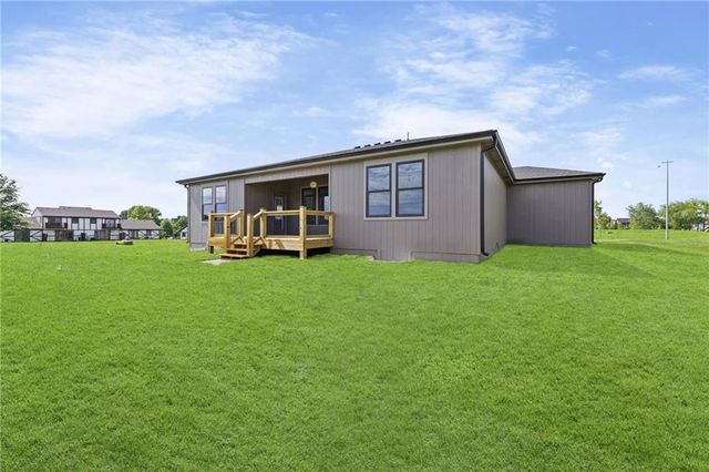 1205 Cottonwood Court, Paola, KS 66071