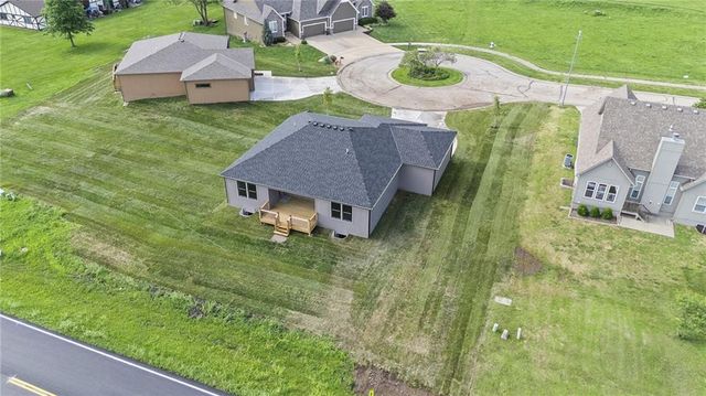 1205 Cottonwood Court, Paola, KS 66071
