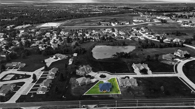 1205 Cottonwood Court, Paola, KS 66071