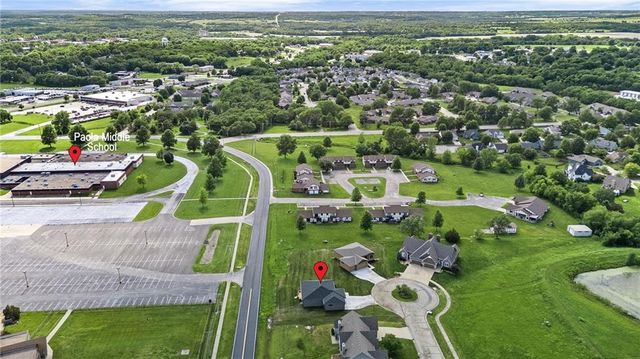1205 Cottonwood Court, Paola, KS 66071