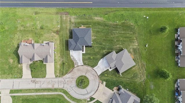 1205 Cottonwood Court, Paola, KS 66071