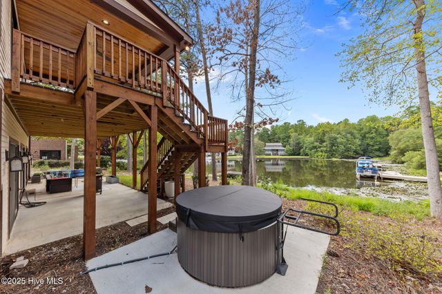 135 Lake Forest Drive SW, Pinehurst, NC 28374