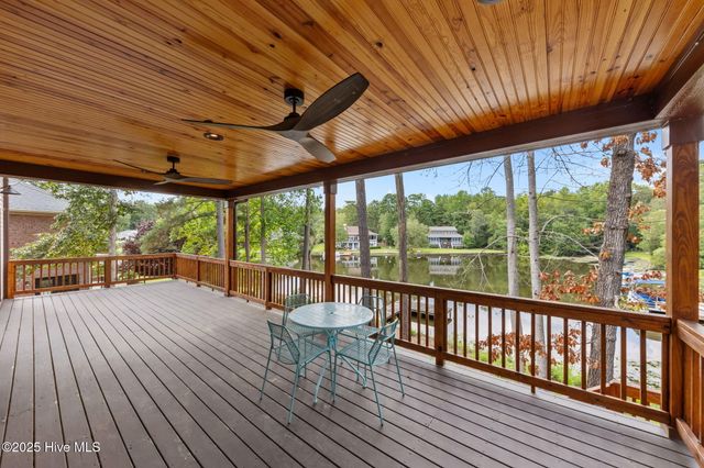 135 Lake Forest Drive SW, Pinehurst, NC 28374