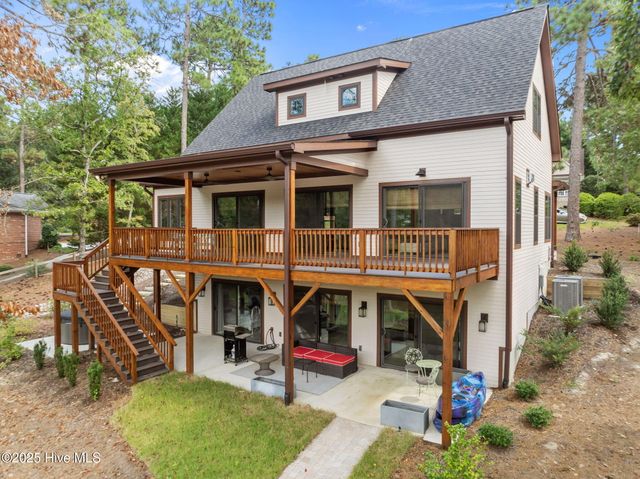 135 Lake Forest Drive SW, Pinehurst, NC 28374