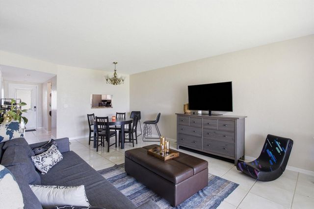 2800 Fiore Way 103, Delray Beach, FL 33445