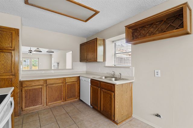 6508 Fairview Drive, Watauga, TX 76148