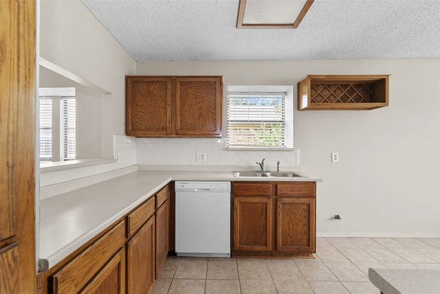 6508 Fairview Drive, Watauga, TX 76148