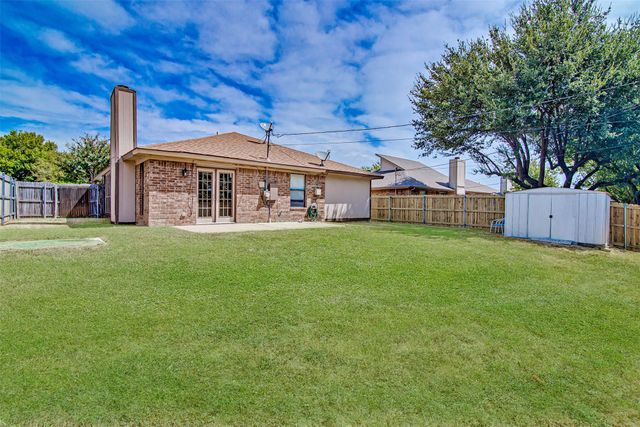 6508 Fairview Drive, Watauga, TX 76148