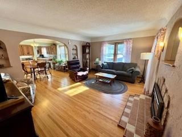 445 Franklin Street SW, Hutchinson, MN 55350