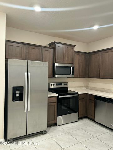 911 CAPITOL Parkway, Jacksonville, FL 32218