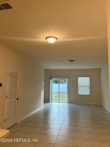 911 CAPITOL Parkway, Jacksonville, FL 32218