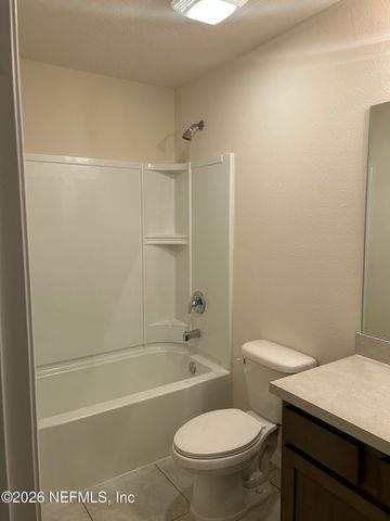 911 CAPITOL Parkway, Jacksonville, FL 32218