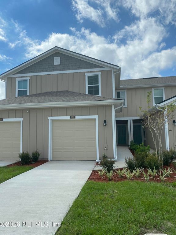911 CAPITOL Parkway, Jacksonville, FL 32218