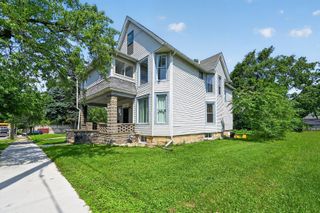 107 4th Avenue, Joliet, IL 60433