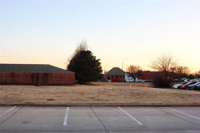 N Mustang Road, Mustang, OK 73064