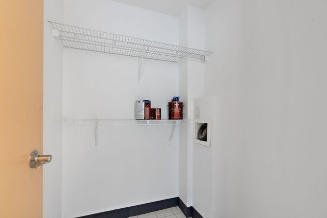 2800 W 44th Street 401, Minneapolis, MN 55410