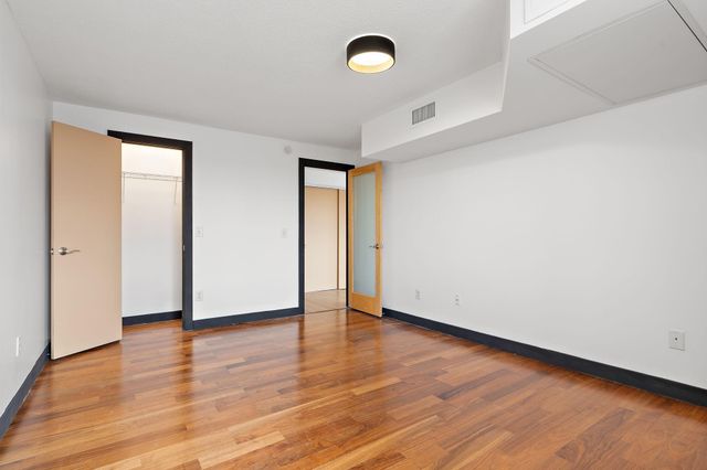 2800 W 44th Street 401, Minneapolis, MN 55410