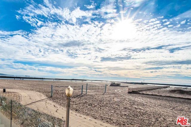 29 Yawl Street A, Marina Del Rey, CA 90292