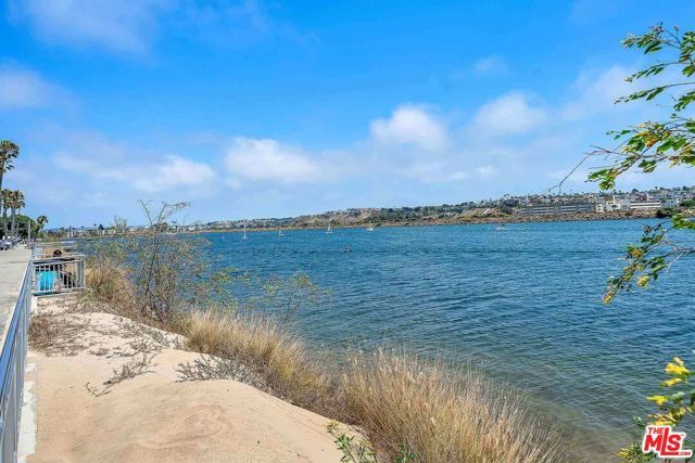 29 Yawl Street A, Marina Del Rey, CA 90292