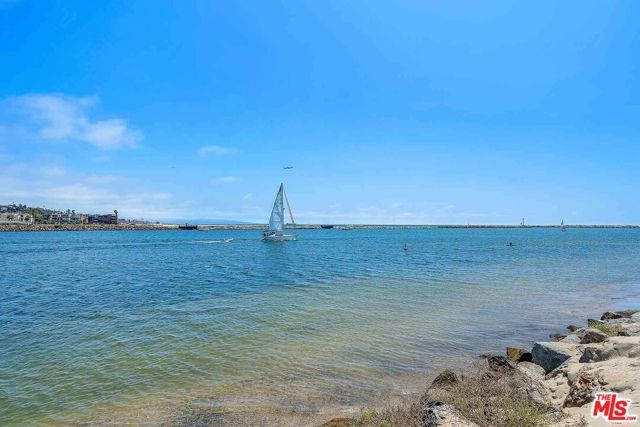 29 Yawl Street A, Marina Del Rey, CA 90292