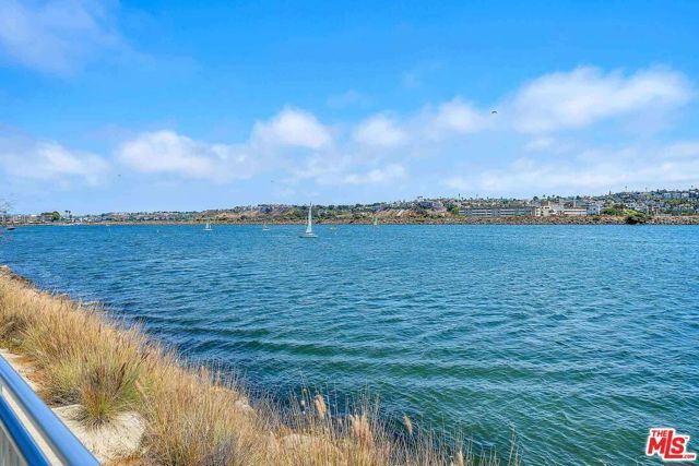 29 Yawl Street A, Marina Del Rey, CA 90292