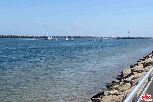 29 Yawl Street A, Marina Del Rey, CA 90292